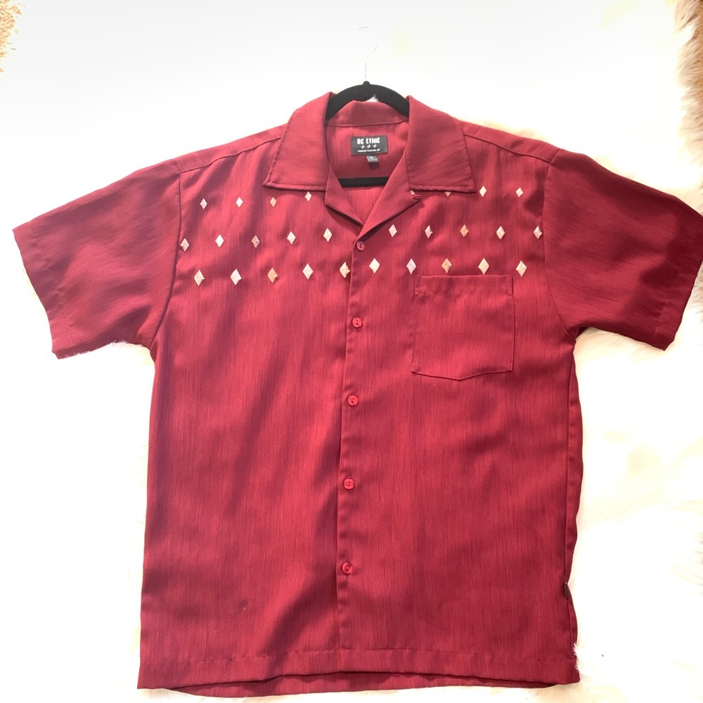 Men’s burgundy button up